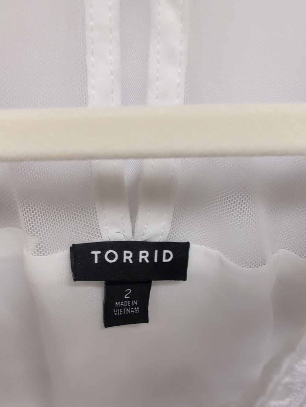 51.torrid‎ White Lace Yoke Swiss Dot Peplum Top for Kids - Picture 2 of 6